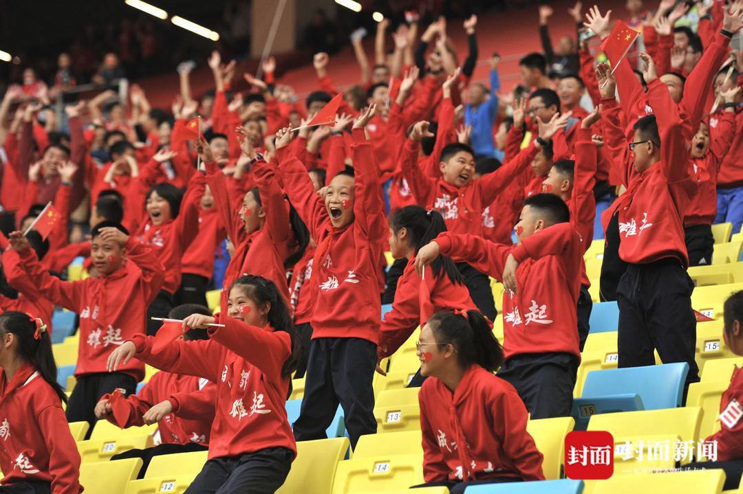 九游娱乐网页版-夏洛特黄蜂训练开放日，窗口期遗憾出局引欢呼，中超在即，身体对抗强度拉满-九游娱乐网页版