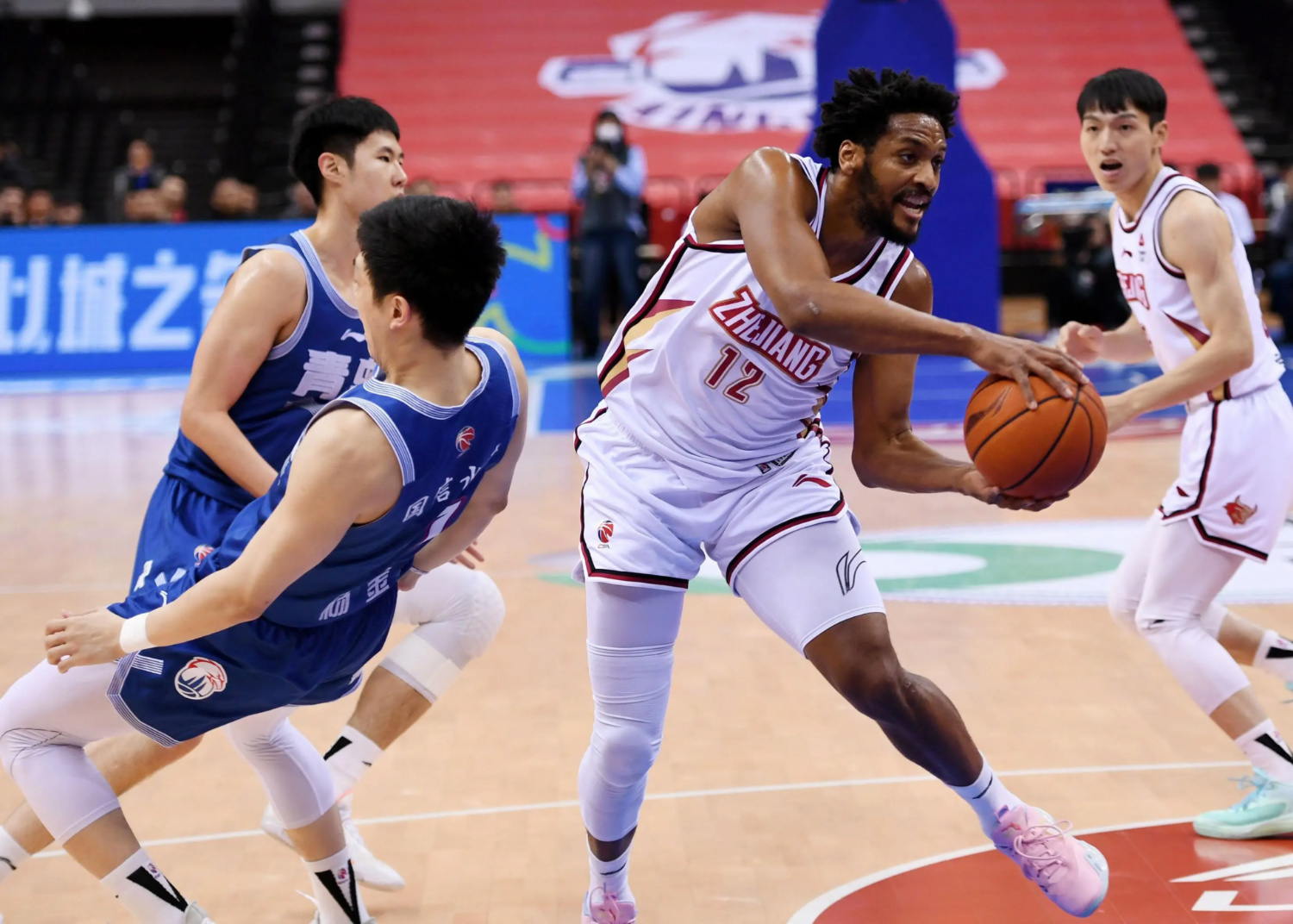 九游体育-关于欧联赛程吃紧，山东男篮加时末段绝杀压哨，球迷炸锅，训练强度明显提升的信息-九游体育